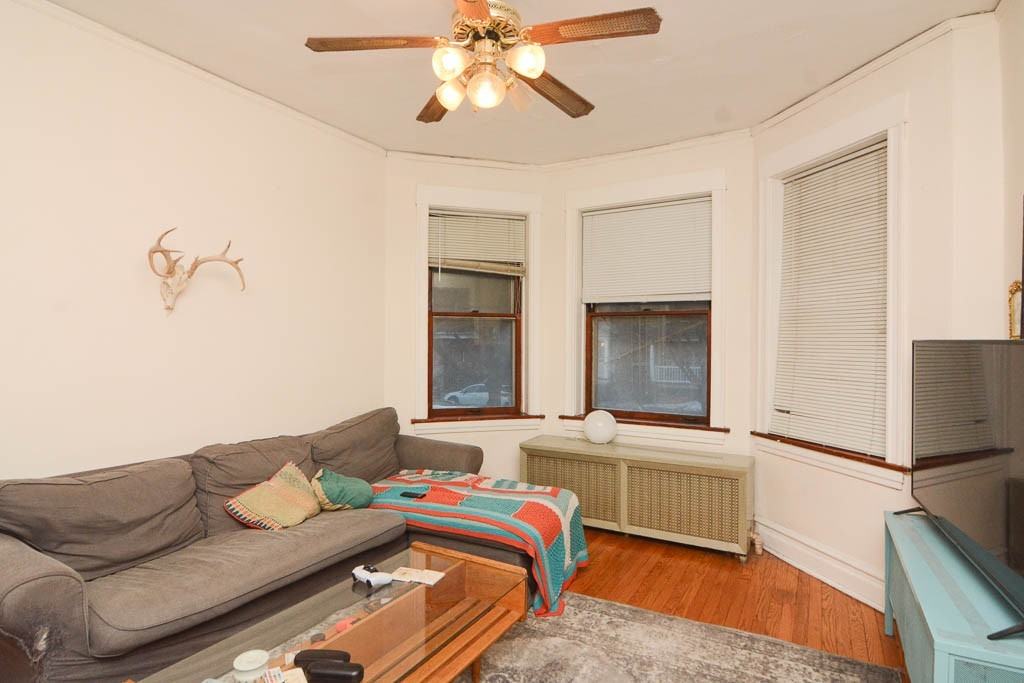 3821 N Damen Ave #2 - Photo 6 of 21