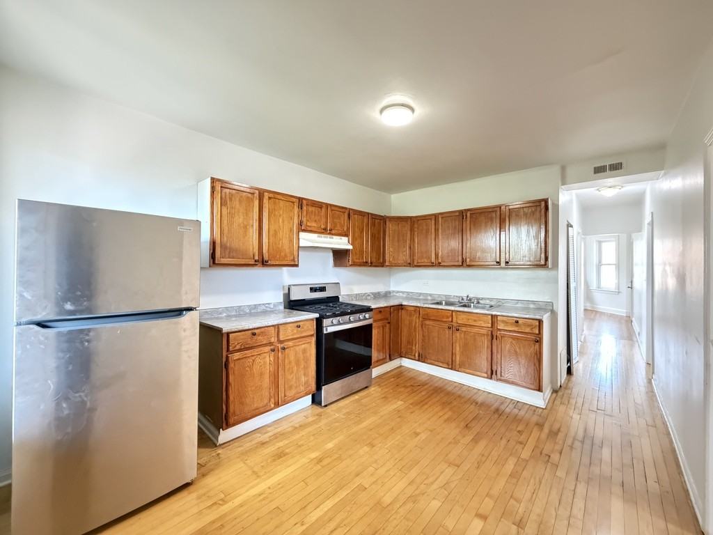 4251 W Haddon Ave #2 - Photo 2 of 21