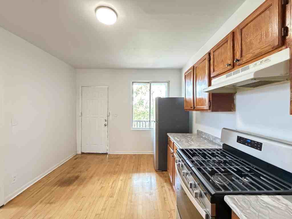 4251 W Haddon Ave #2 - Photo 6 of 21