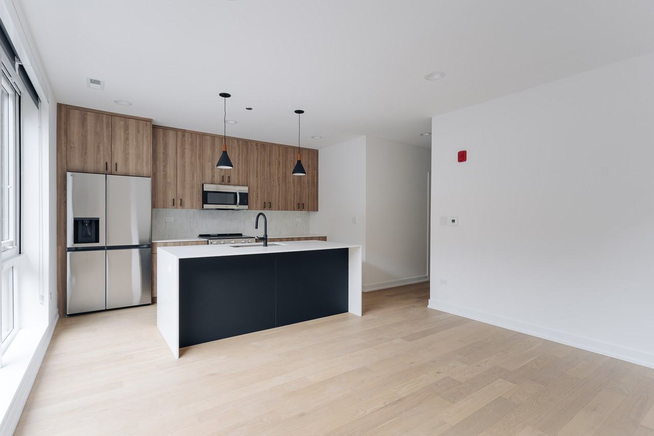 2763 N Seminary Ave #403 - Photo 6 of 47