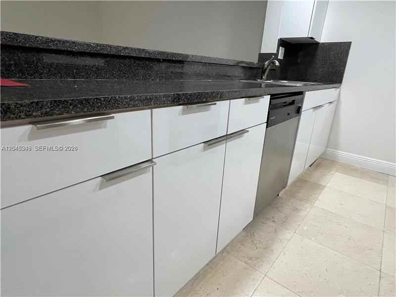 3756 Ne 166th St #112 - Photo 7 of 15