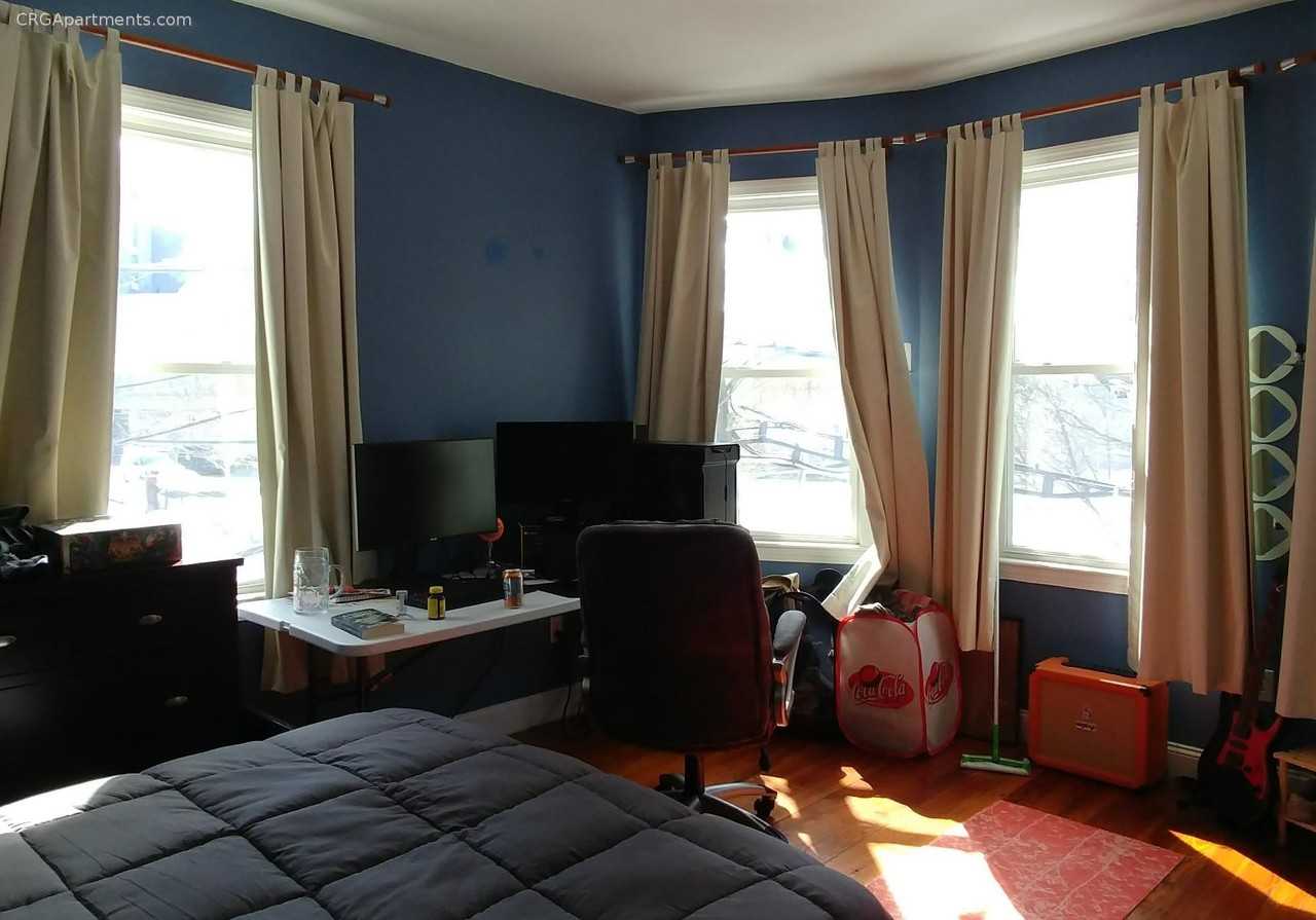 84 Line St #2T - Photo 2 of 15