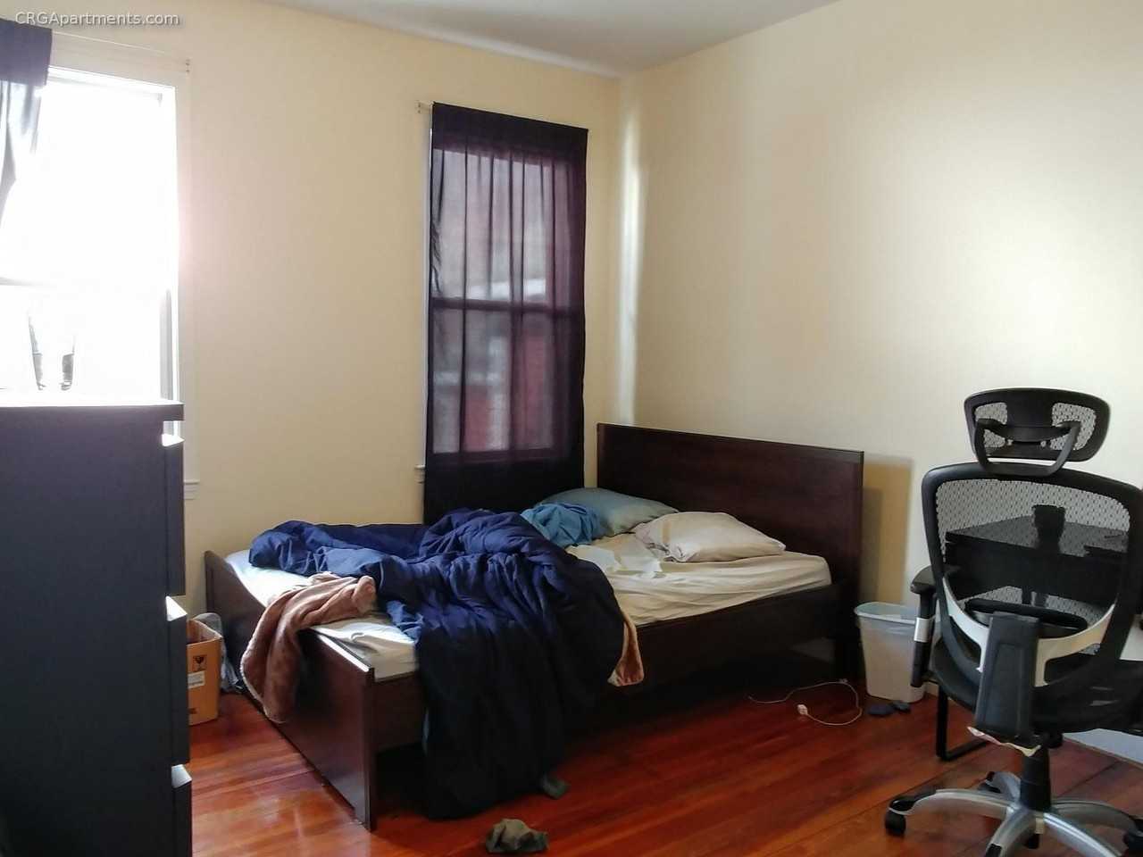 84 Line St #2T - Photo 4 of 15