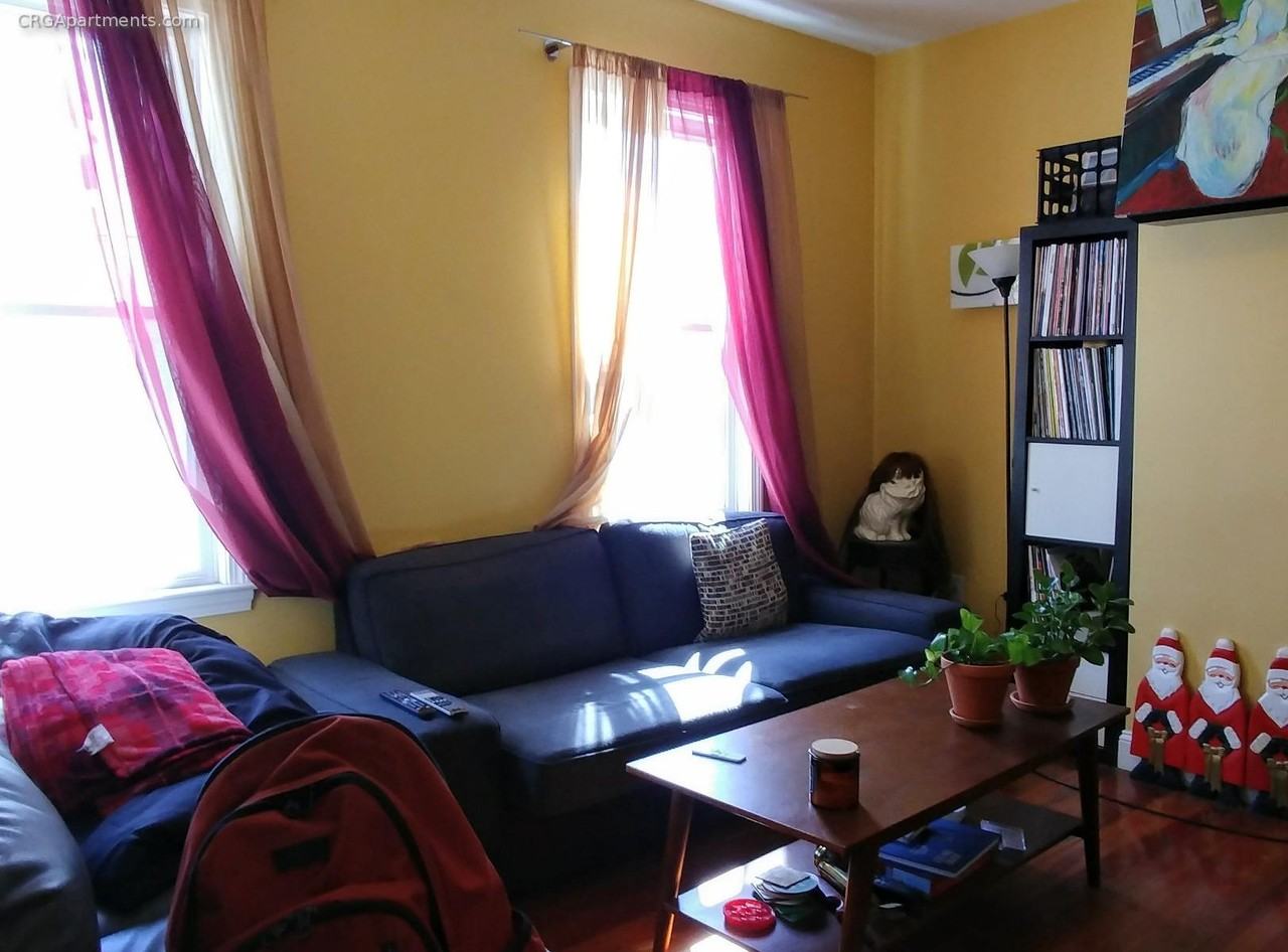 84 Line St #2T - Photo 5 of 15
