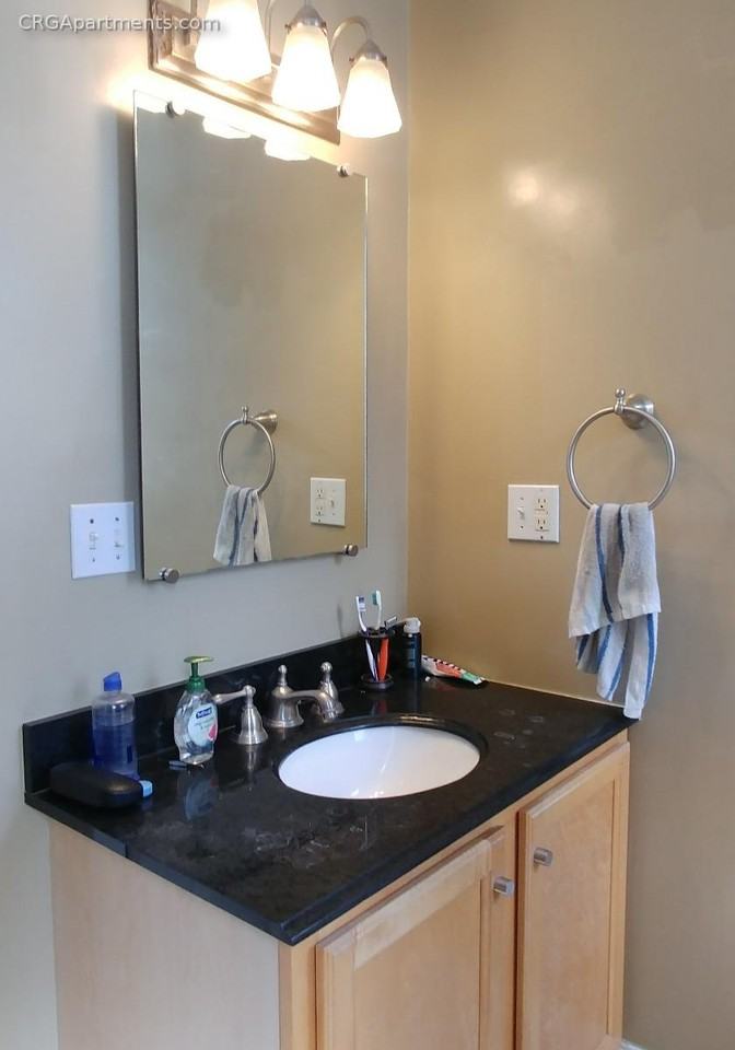 84 Line St #2T - Photo 6 of 15
