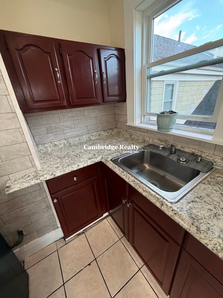 18 Linden St #2 - Photo 2 of 23