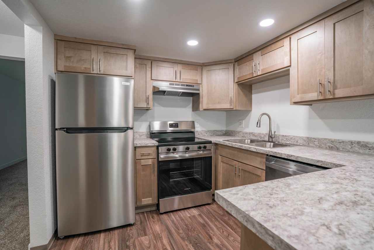 19313 36th Avenue West #28