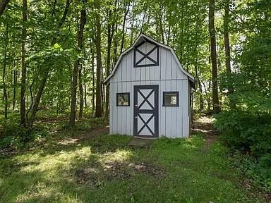 10638 Maple Ln E - Photo 2 of 16