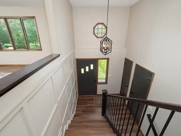 10638 Maple Ln E - Photo 6 of 16