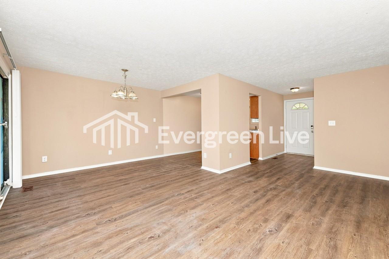 7185 Lunceford Dr - Photo 4 of 15