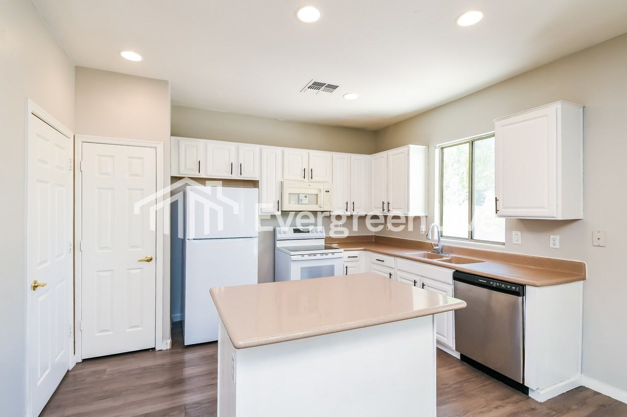 3606 W Marconi Ave - Photo 6 of 12