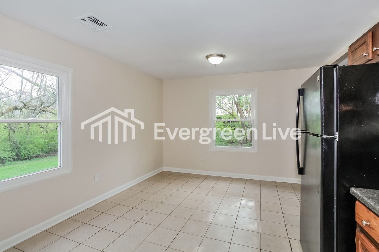 9156 Yorkridge Dr - Photo 6 of 14