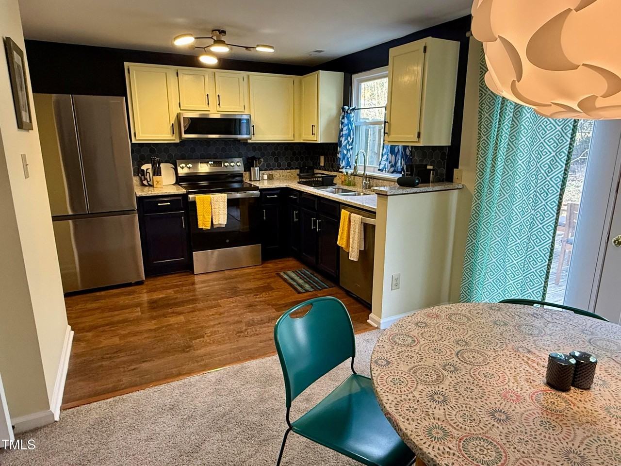 111 Rockspray Ct - Photo 5 of 13