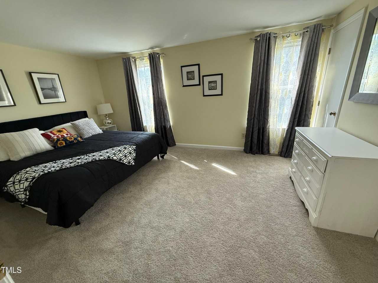111 Rockspray Ct - Photo 7 of 13