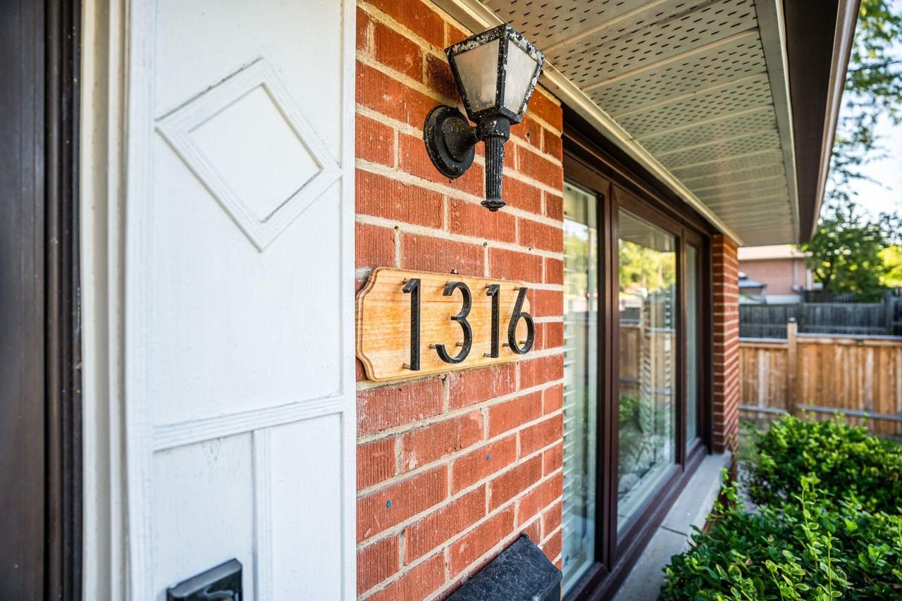 1316 Kipling Ave - Photo 2 of 44