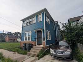 featured image of 766 Redwood Ave