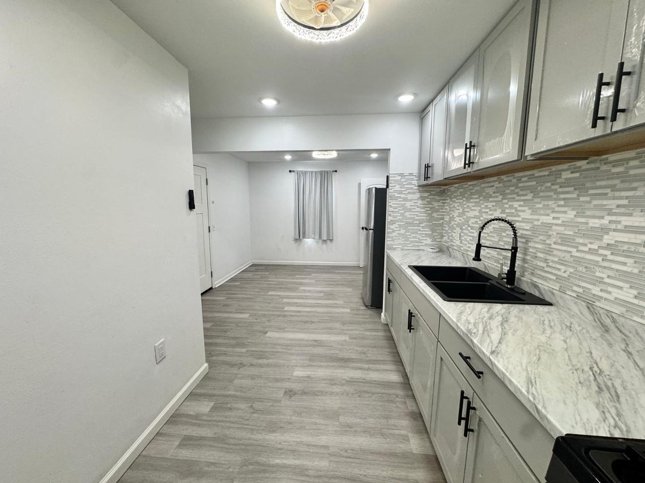 1701 Ottawa Dr - Photo 4 of 13