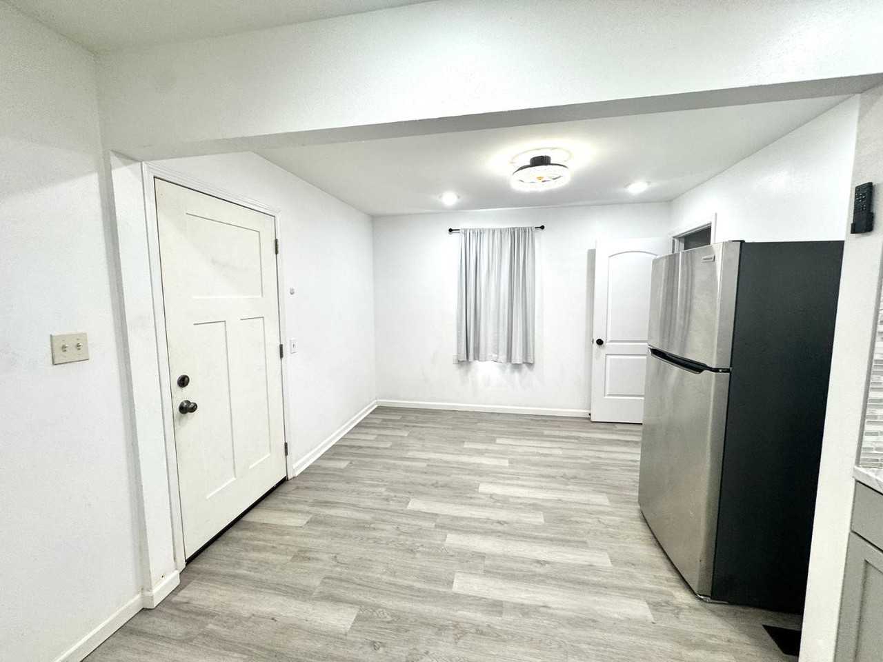 1701 Ottawa Dr - Photo 5 of 13