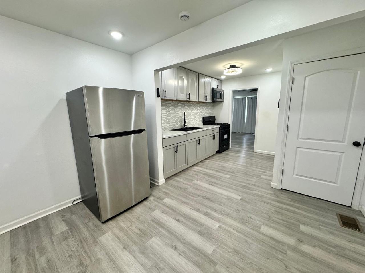 1701 Ottawa Dr - Photo 6 of 13