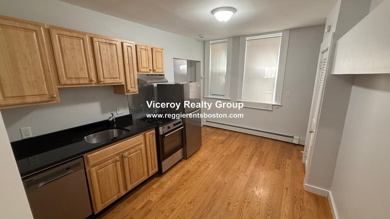 Cambridge St #3 - Photo 2 of 5
