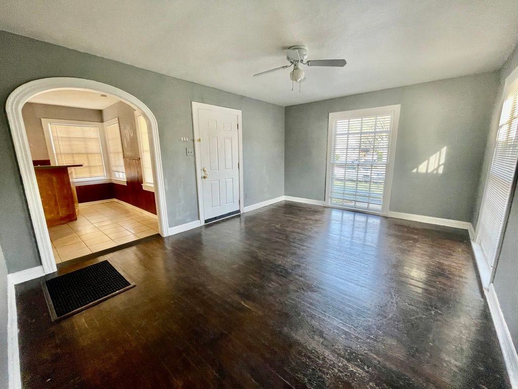 3232 Cockrell Ave - Photo 3 of 24