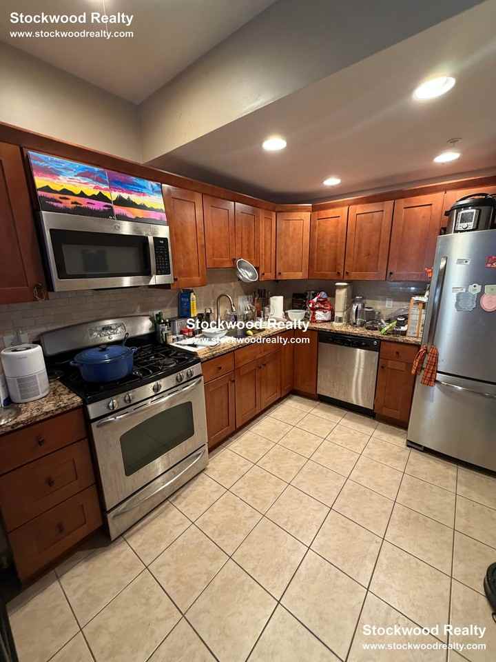 910 Saratoga St #15 - Photo 2 of 50