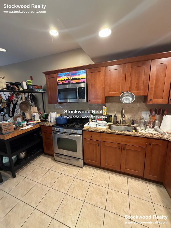 910 Saratoga St #15 - Photo 5 of 50