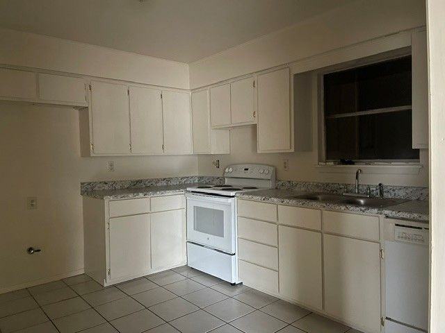1305 Cope Dr - Photo 2 of 9