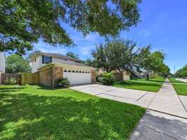 featured image of 814 Lochnell Dr