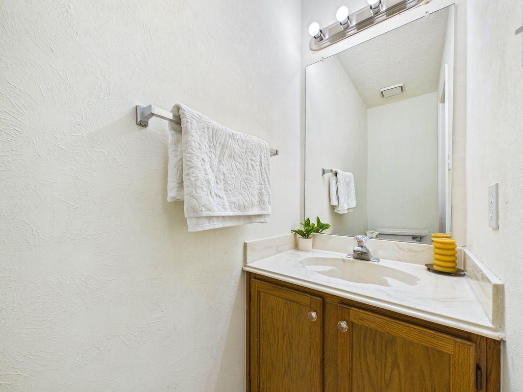 814 Lochnell Dr - Photo 4 of 14