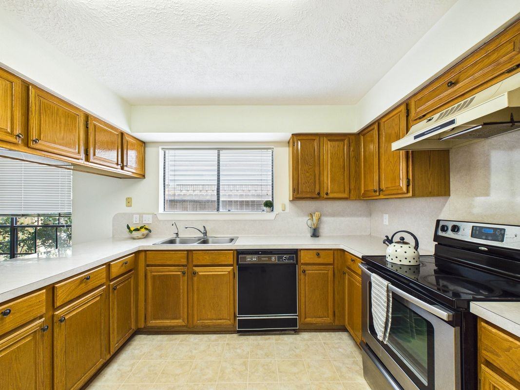814 Lochnell Dr - Photo 5 of 14