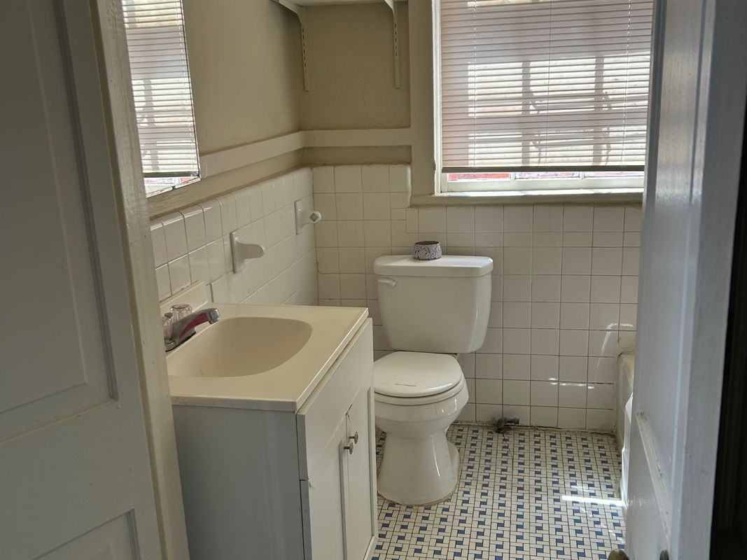 1112 Dauphine St ##4 - Photo 2 of 8