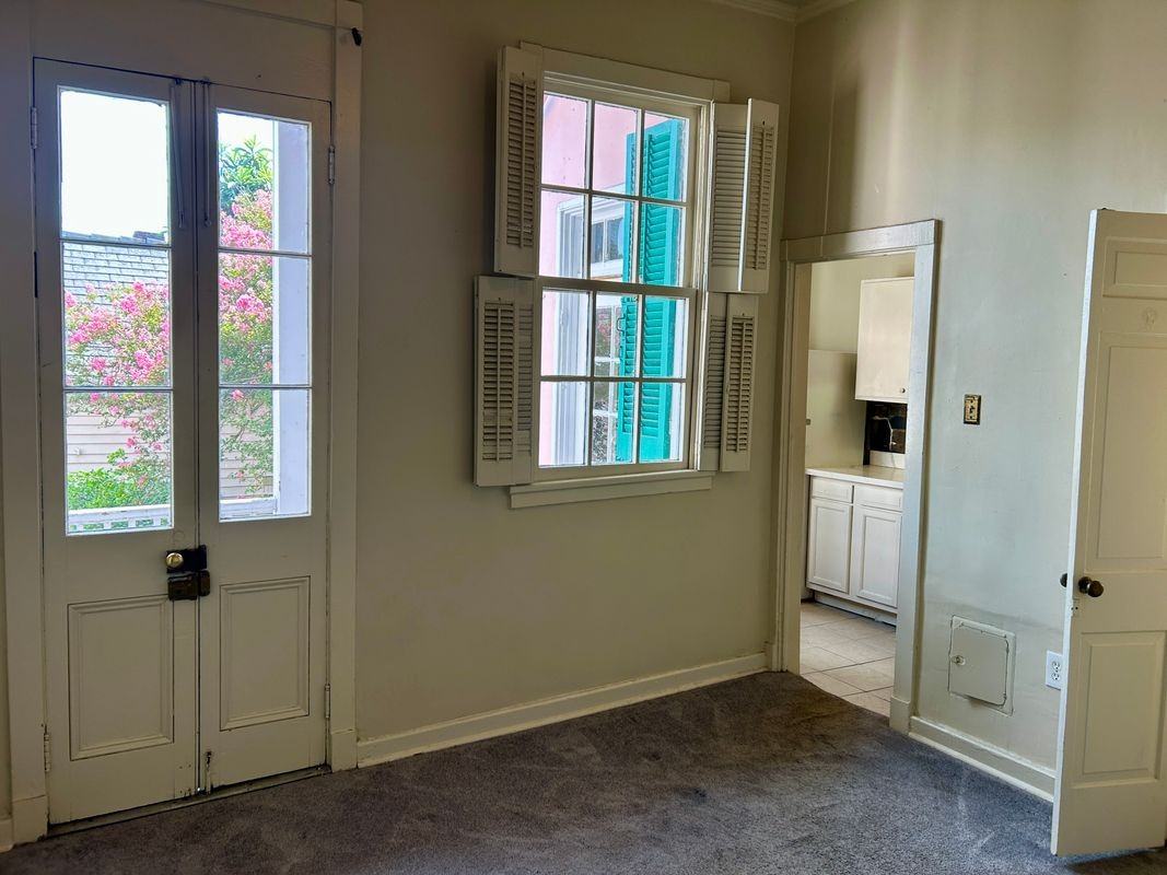 1112 Dauphine St ##4 - Photo 6 of 8