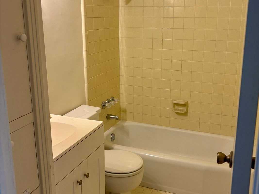 832 Saint Ann St ##1a - Photo 4 of 6