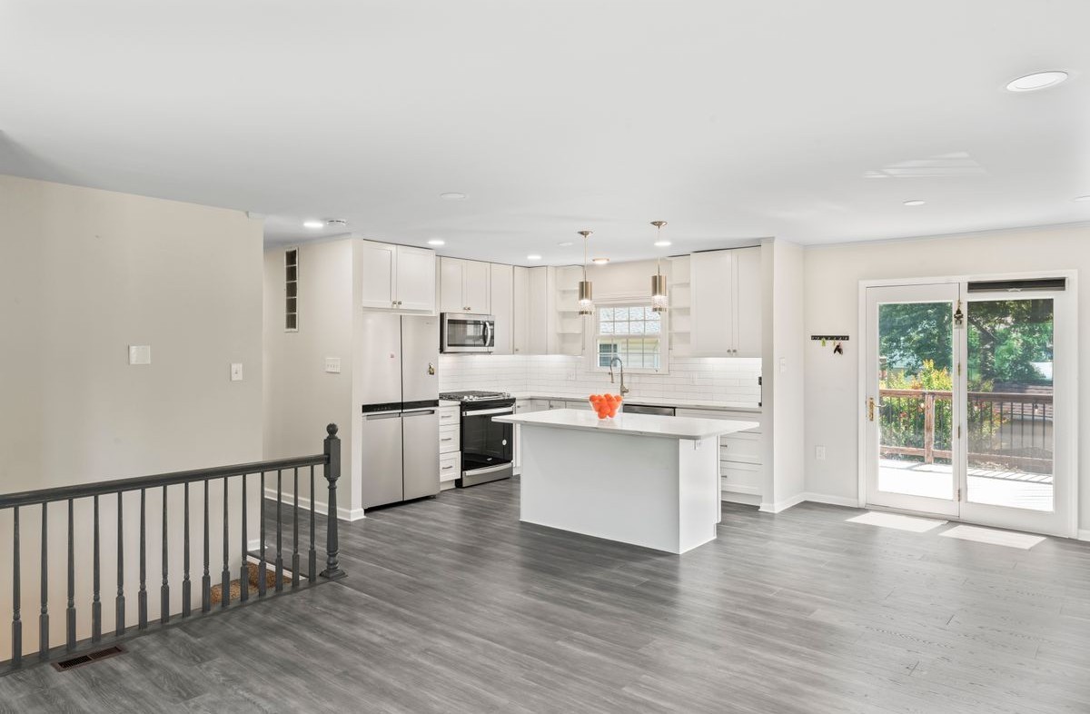 101 Williamsburg Rd - Photo 2 of 48