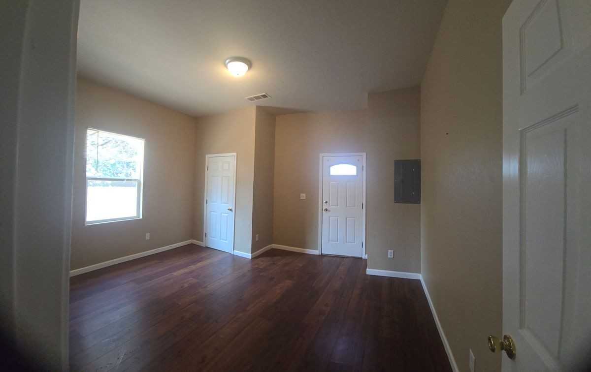 551 N College Ave ##A - Photo 5 of 12