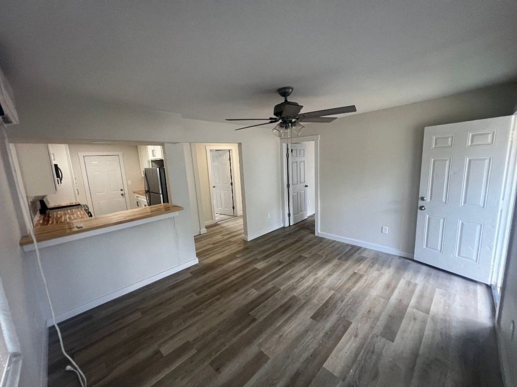 426 Garfield Dr - Photo 2 of 11