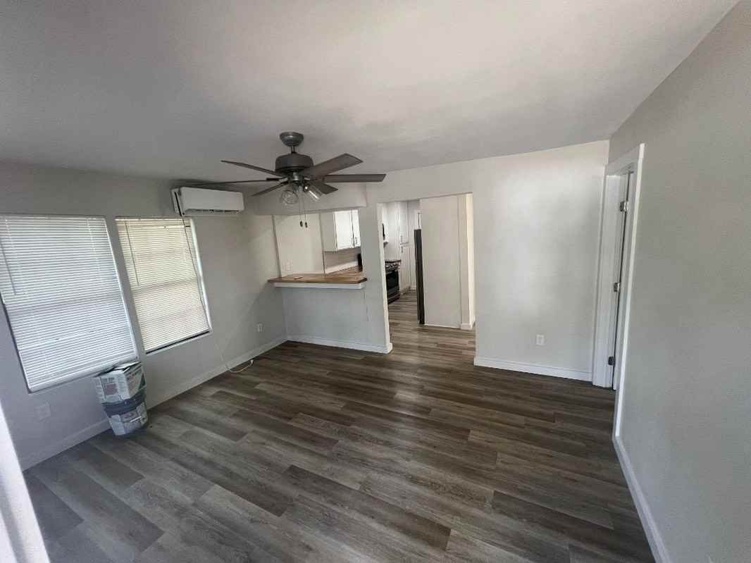 426 Garfield Dr - Photo 3 of 11