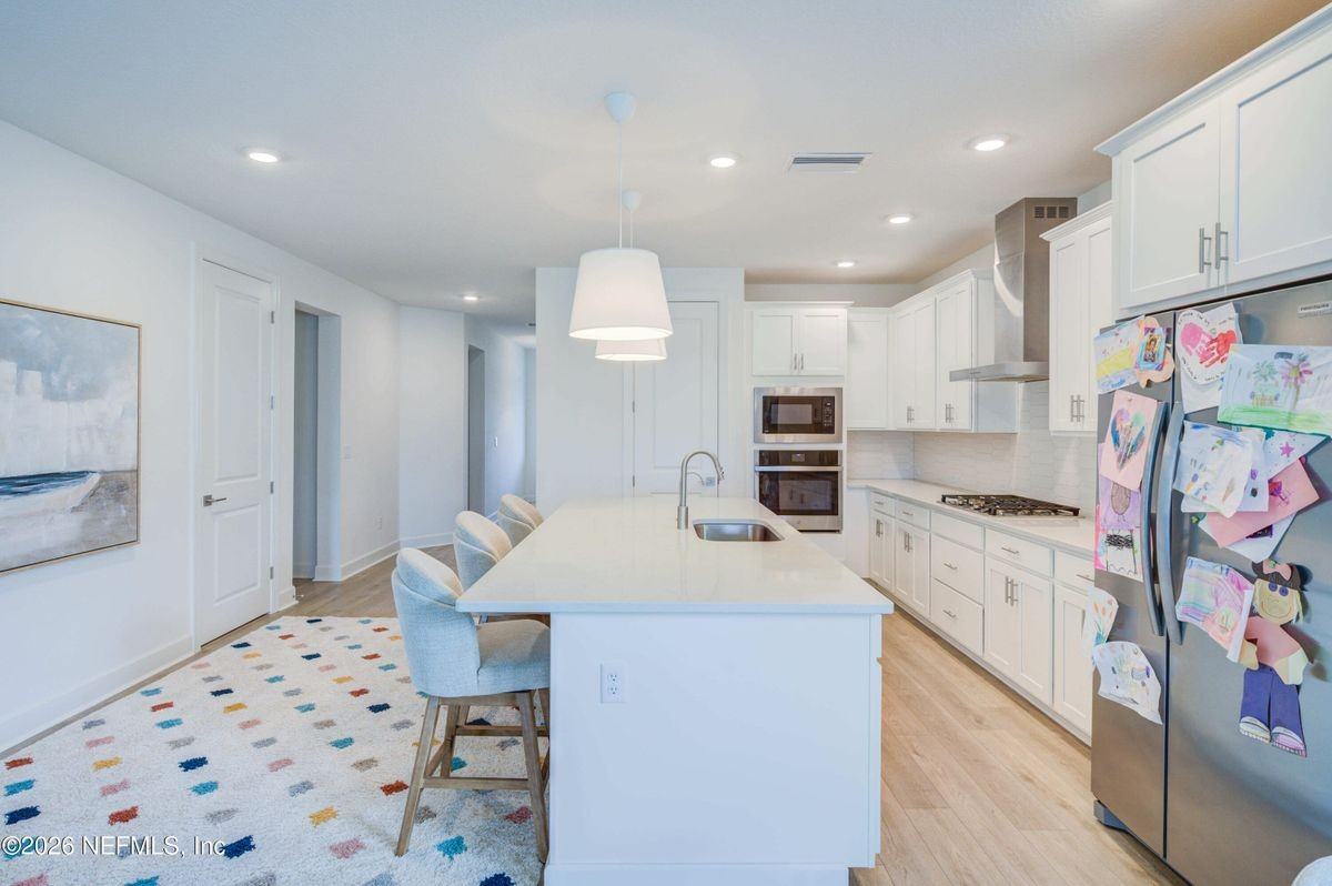 22 Amalia Way - Photo 4 of 38