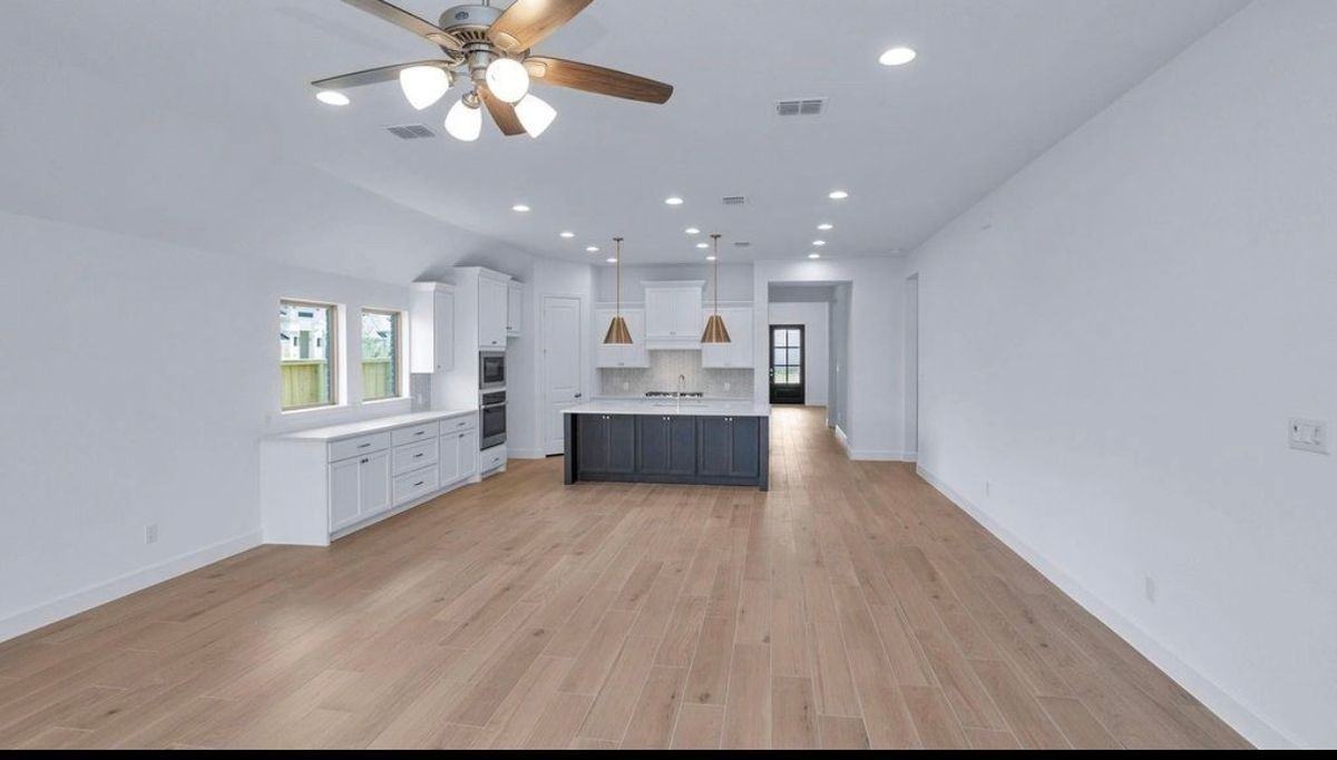 1602 Peridido Way - Photo 2 of 8
