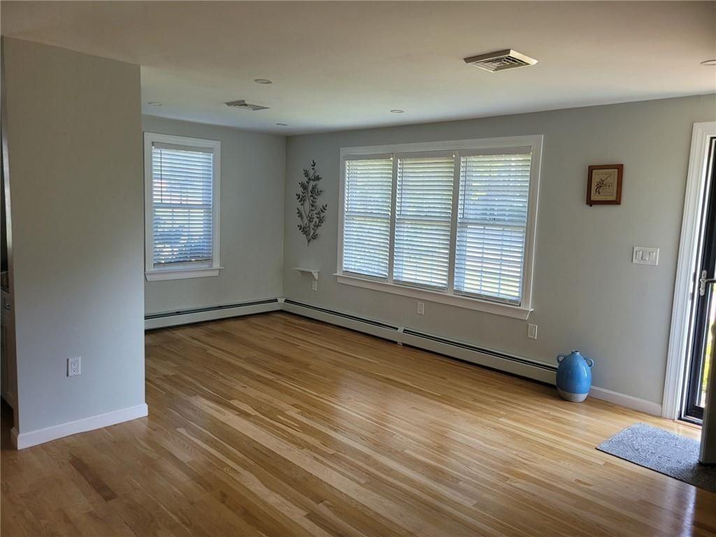 25 Marian Ave - Photo 2 of 7