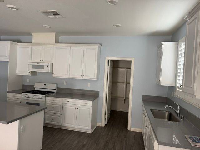 11448 Michelle Ln - Photo 3 of 11