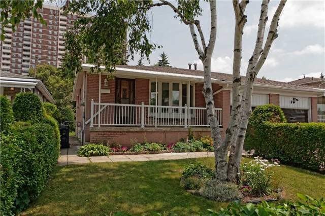 12 Tanjoe Crescent - Photo 2 of 10