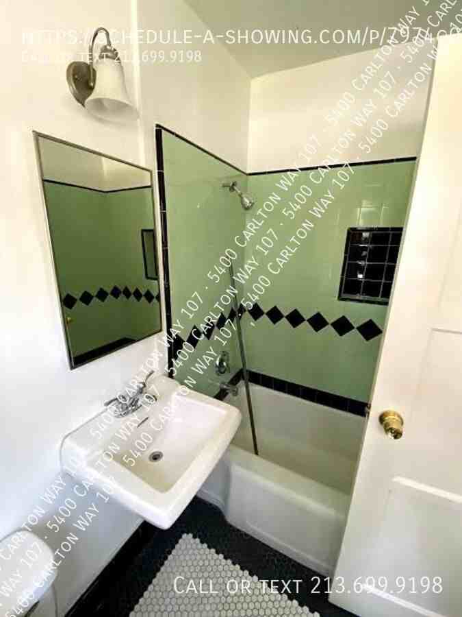 Hollywood Carlton Apartment, LLC - Photo 2 of 5