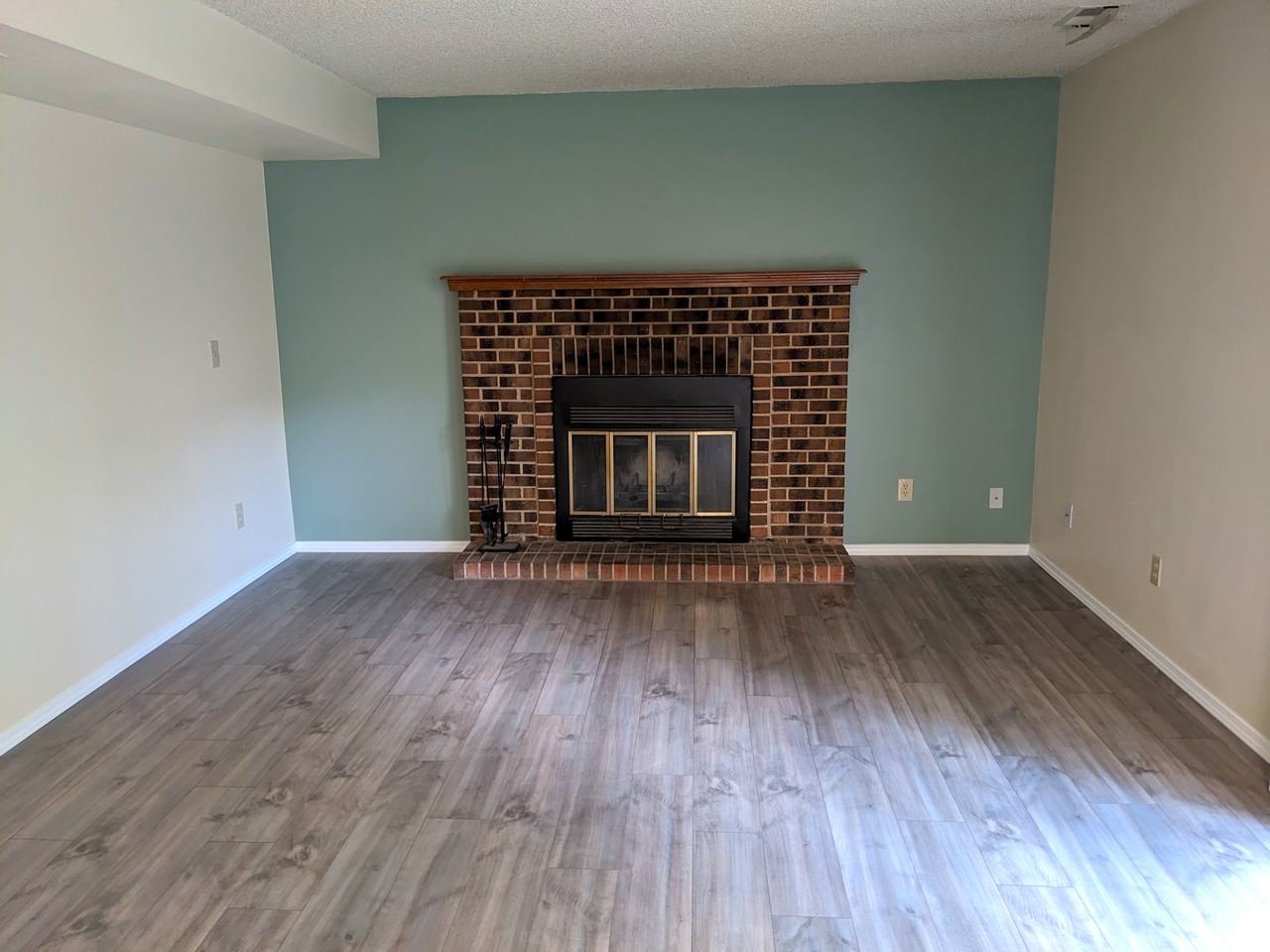 6220 Pemberton Way - Photo 5 of 23