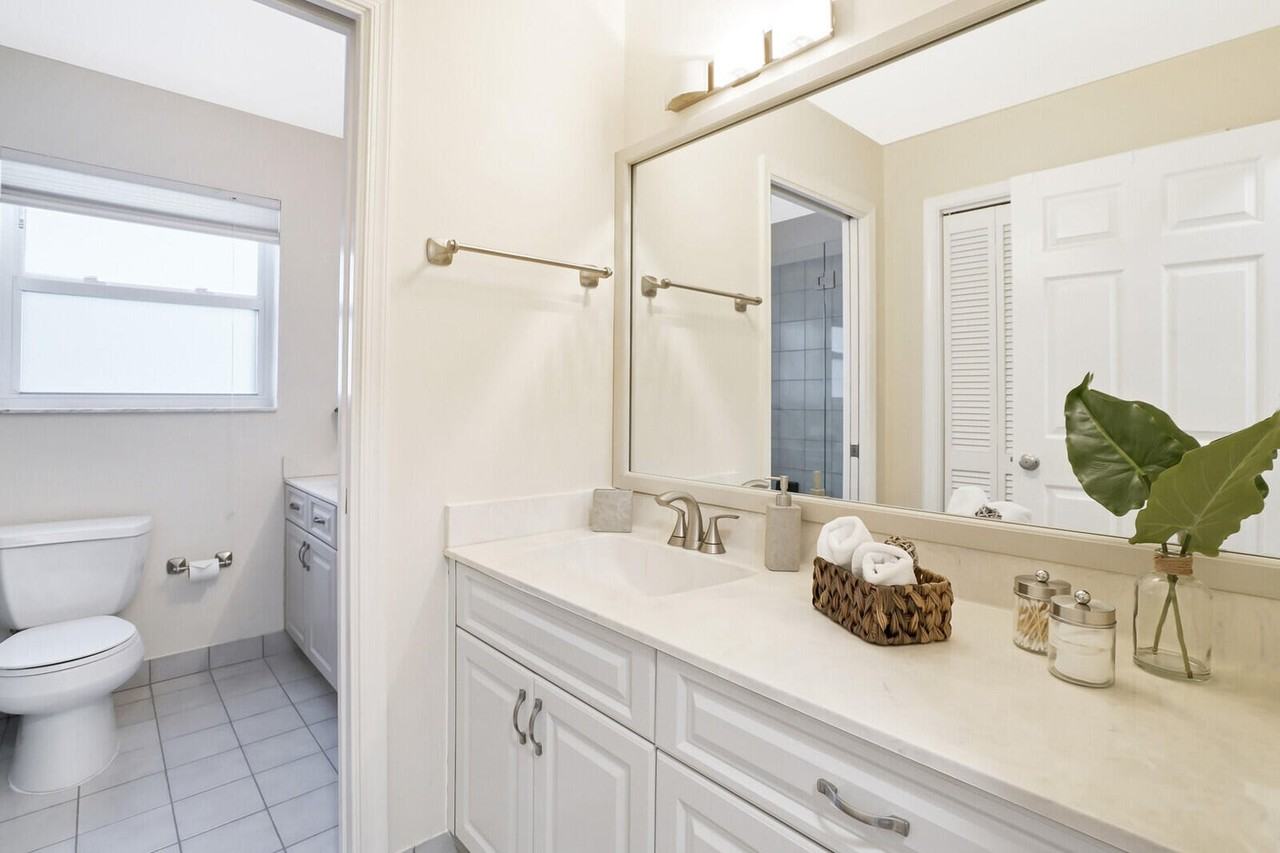 1311 Nw 2nd Cir - Photo 3 of 50