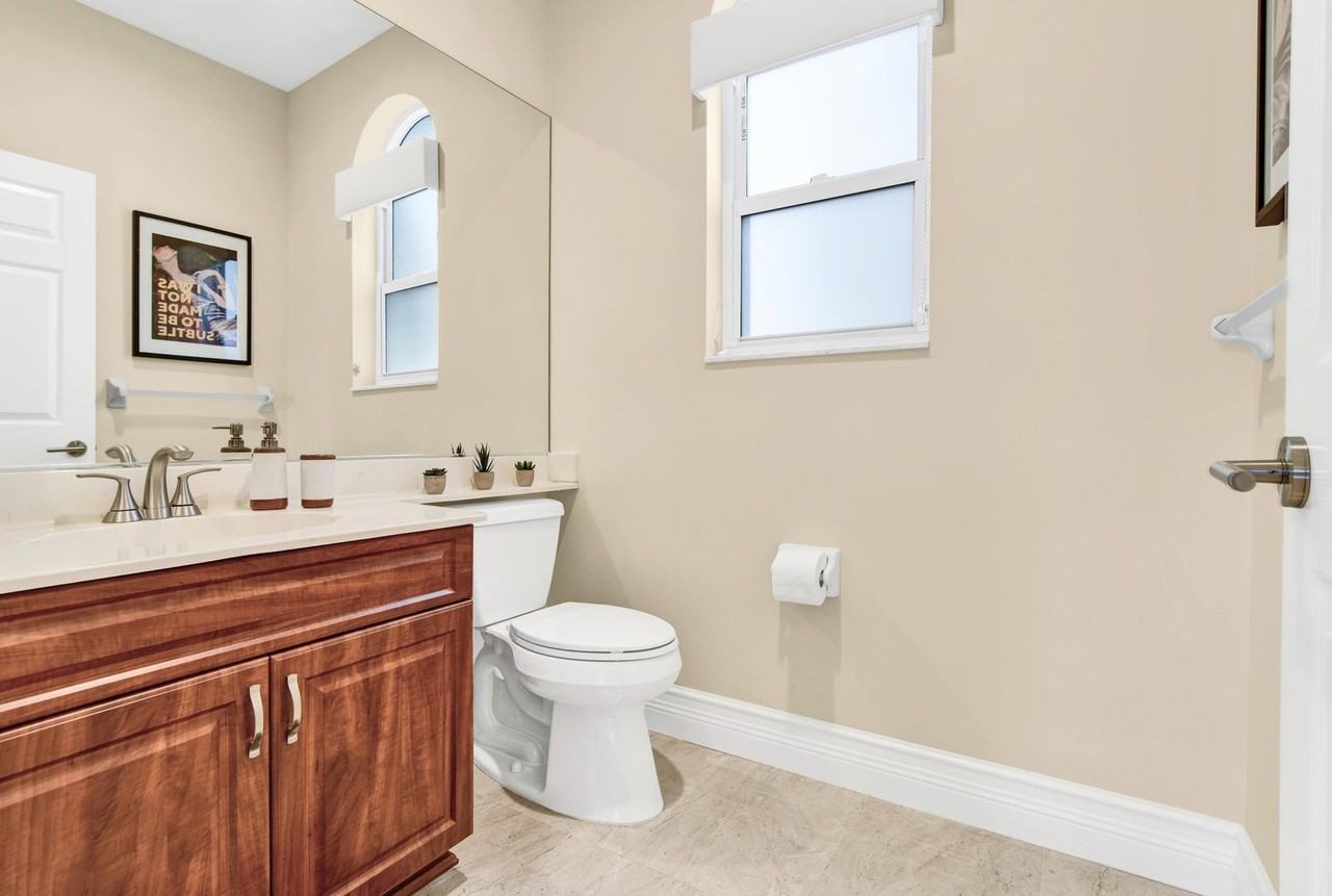 1311 Nw 2nd Cir - Photo 5 of 50