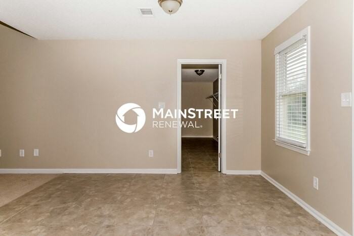 230 Wildwood Dr - Photo 5 of 16
