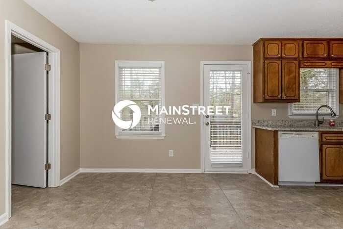 230 Wildwood Dr - Photo 6 of 16
