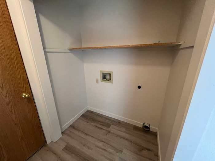 2206 S Locust St - Photo 5 of 10